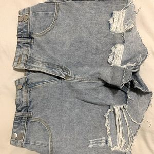 Ripped raw hem denim shorts